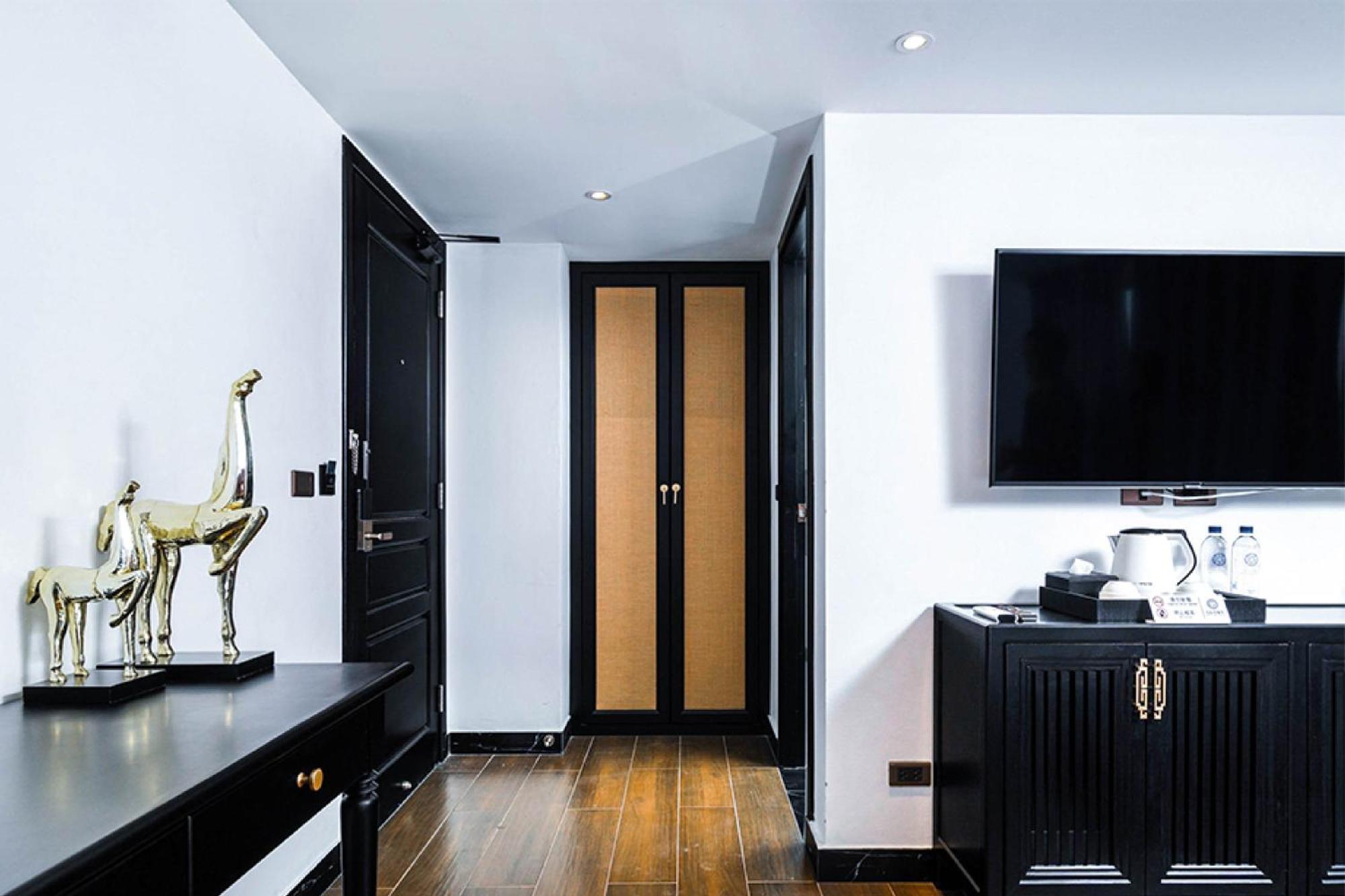 Glory Boutique Suites 清迈古城荣耀精品酒店 Чиангмай Екстериор снимка